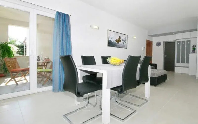 Apartments Elza