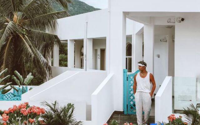 Yi Sela Homestay (Sanya Yalong Bay Branch)