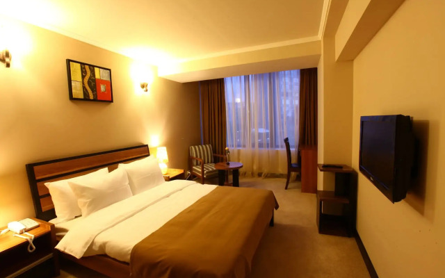 New Nairi Hotel