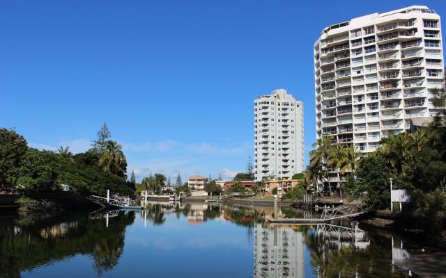 Surfers Riverside Apartments