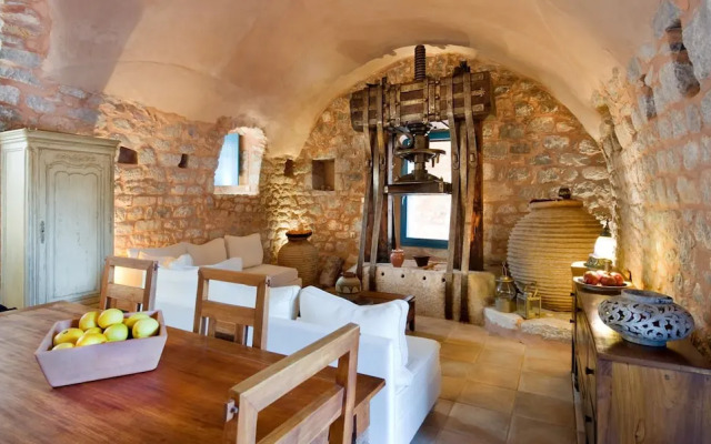 Arapakis Historic Castle