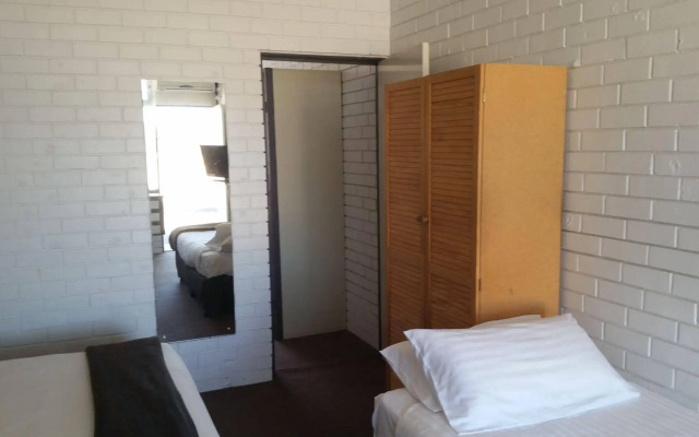 Sun Centre Motel