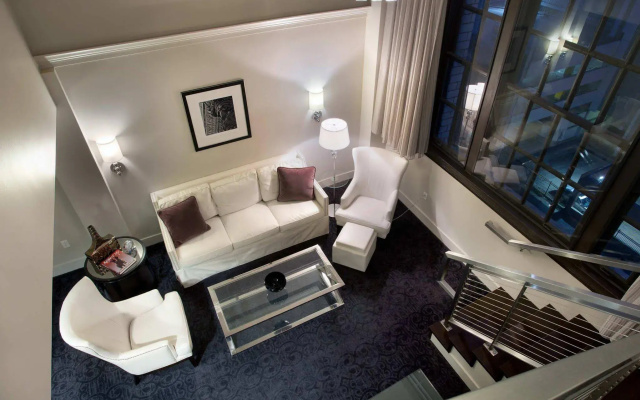Ambassador Hotel Kansas City, Autograph Collection