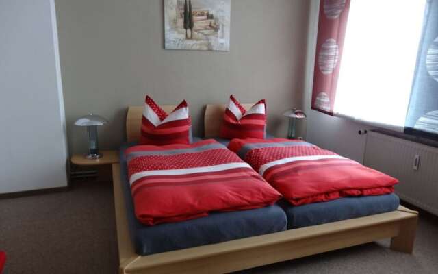 2 am Lustgarten Modern Retreat