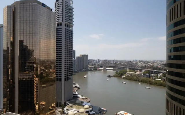 1 Bedroom Studio Apartment near Eagle Street