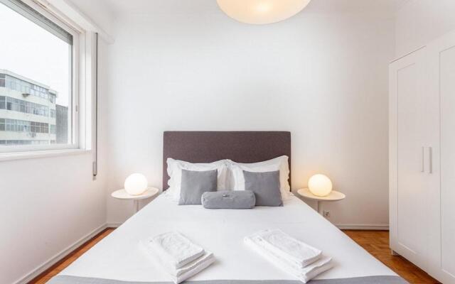 Feel Porto Stylish Flat IV