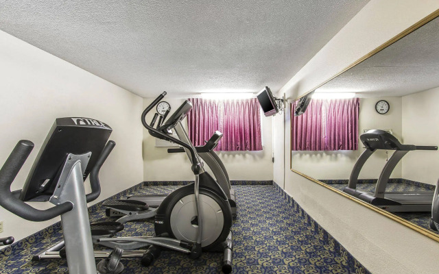 Brentwood Inn Clinton