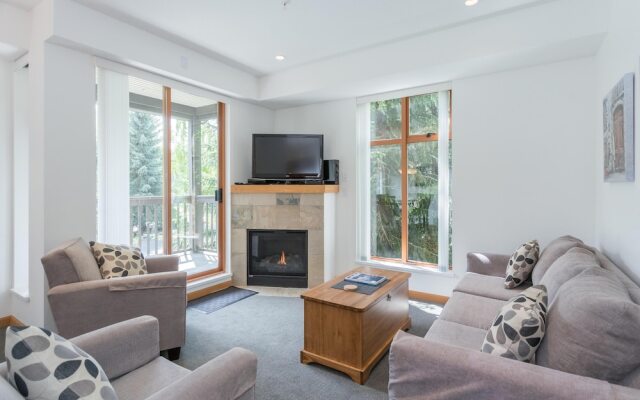 Bright and Clean, Walk Everywhere, Shared Pool and Hot Tub