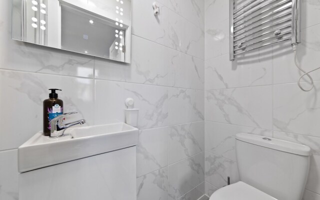 Serviced Ensuite Room Crystal Palace London Se20