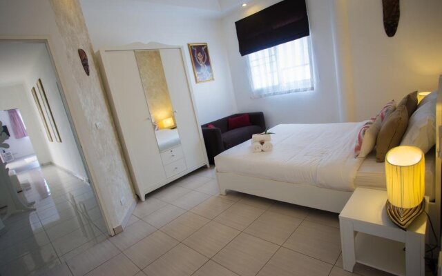 Blissful Tropical Stay at SeaLaVie Villa