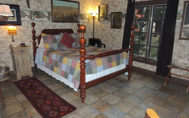 Historic Farnsworth House Inn