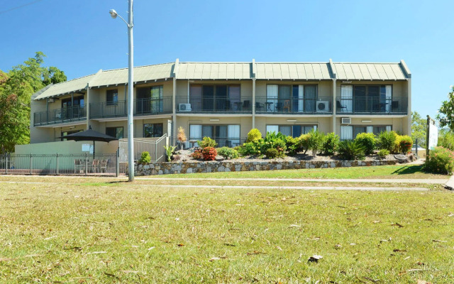 Whitsunday Waterfront Apartments