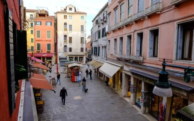 Alla Canonica