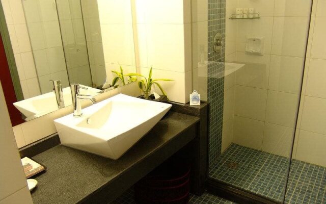 Shanghai Airlines Travel Hotel