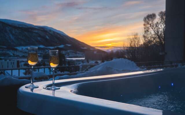 Enter St. Elisabeth Hotel