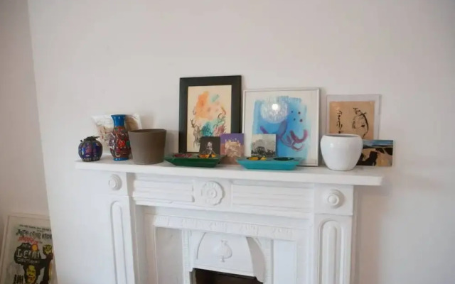 Spacious 3 Bedroom Georgian House in Bristol