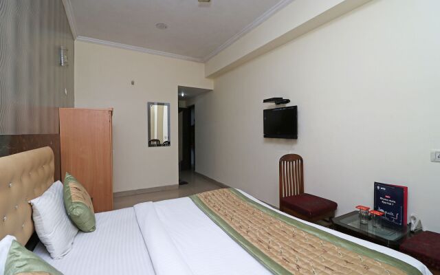 OYO 10381 Hotel Aerodrome Palace