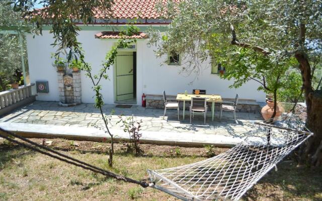 Cherry Cottage in Skopelos
