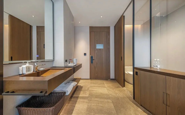 Guangzhou Tianhe Taikoo Hui Rezenxuan Hotel