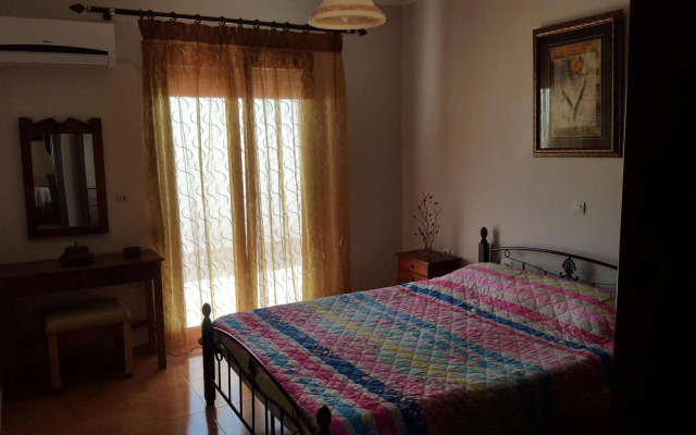 Dionysia Apartments