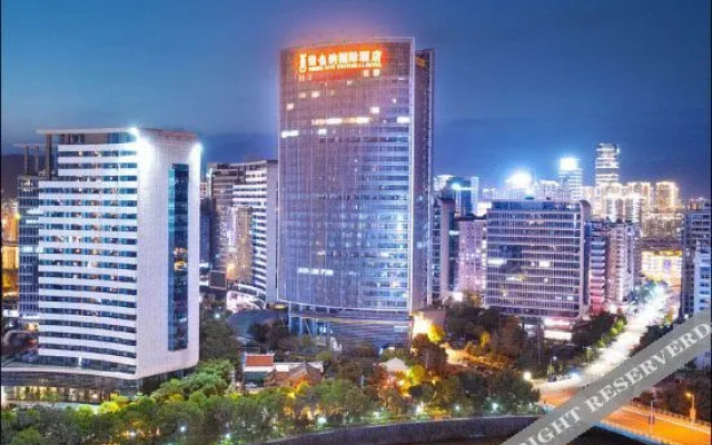Vienna International Hotel (Longyan Business Center)