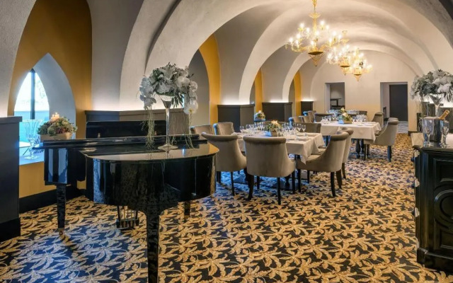 SOWELL COLLECTION Hôtel du Roi & SPA