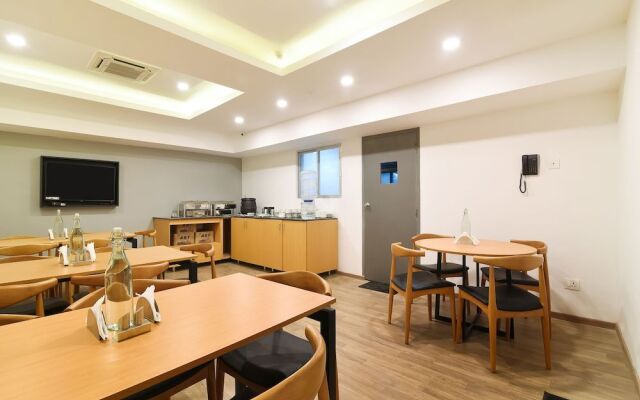OYO Townhouse 124 Srm Kuppakonam Pudur