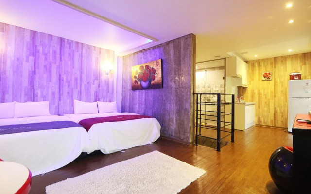 Buan Gyeokpo Jazz Motel and Pension