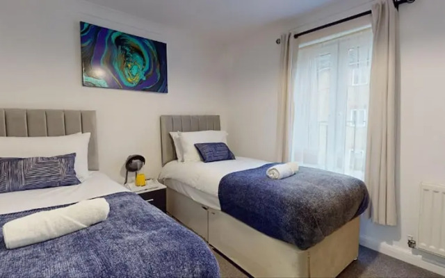 Romford Retreat - Modern 2BR Apartment