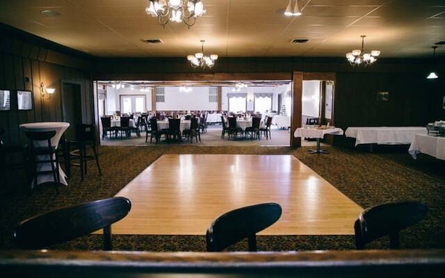 Fannies Supper Club and Motel