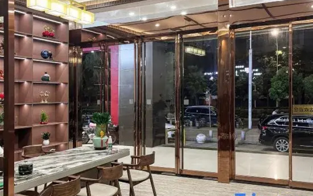 Homeinn Ripple Cloud Hotel (Wuhan Dongxihu Five Rings Sports Center)