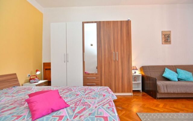 Apartment 1122