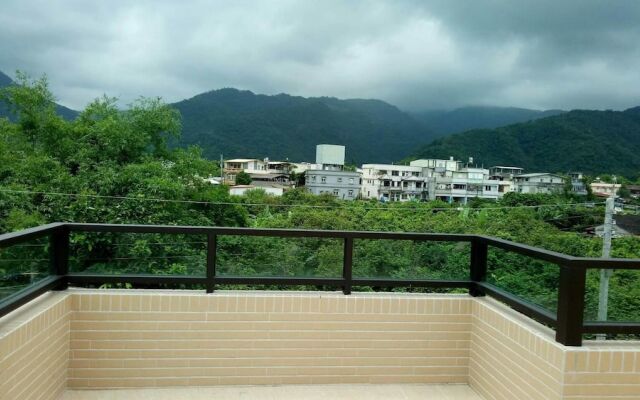 Yuanshan Dahu Homestay