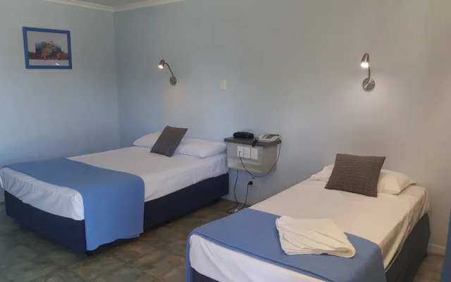 Nightcap at Queens Beach Hotel