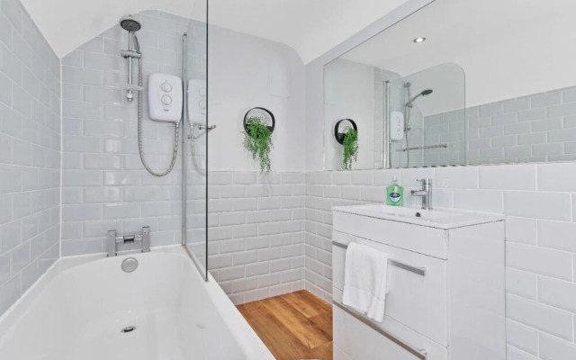 Valley Gardens View - City Centre One Bedroom Apartment