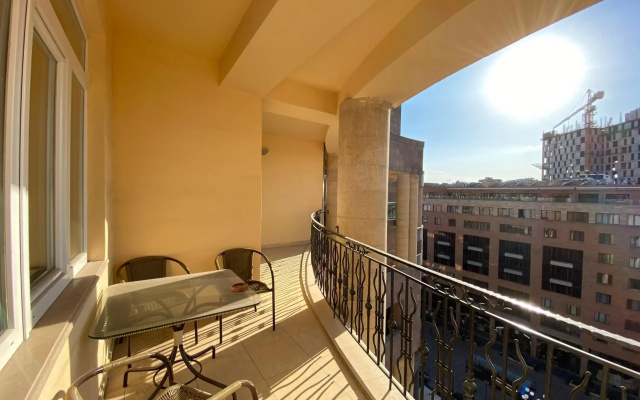 Northern Avenue 2 Bedroom Modern apartment With Open Balcony HH582