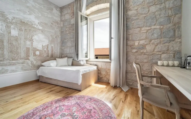 Tifani Luxury Rooms 3