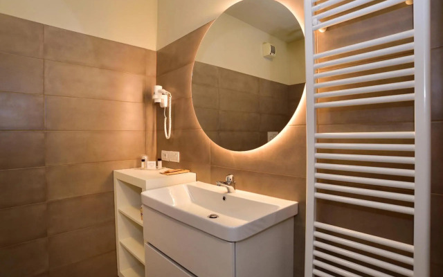 M2 Hotel
