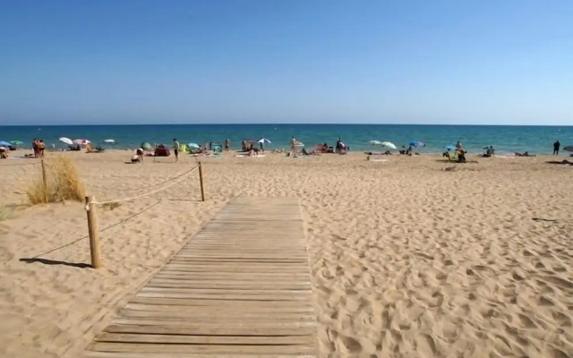 Amity Be my Guest Castelldefels