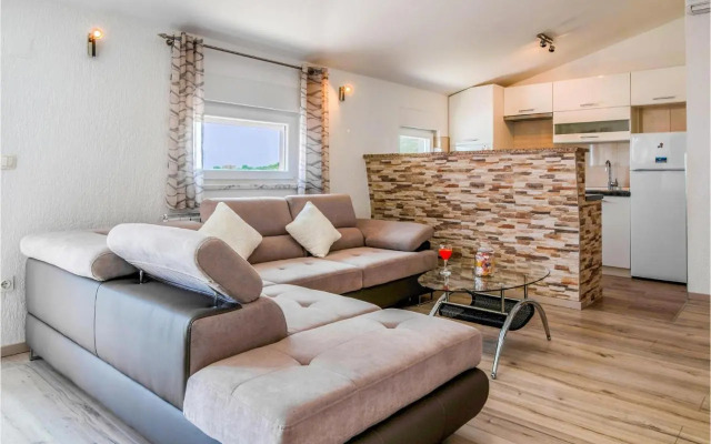 Five-Bedroom Holiday Home in Kastel Novi