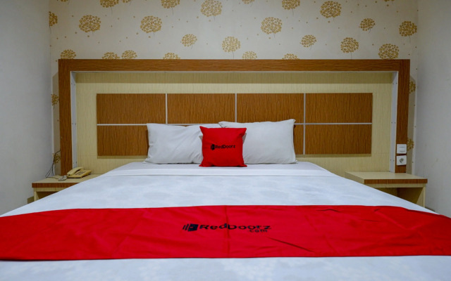 RedDoorz @ Hotel Bumi Palupy