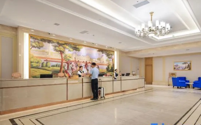 Vienna Hotel (Rongjian Building, He County, Ma on Shan)