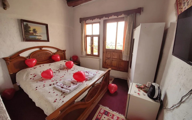 Unicorn Cave Hotel
