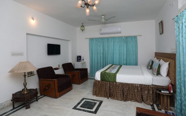 OYO 10206 Home Modern Stay near Fateh Sagar
