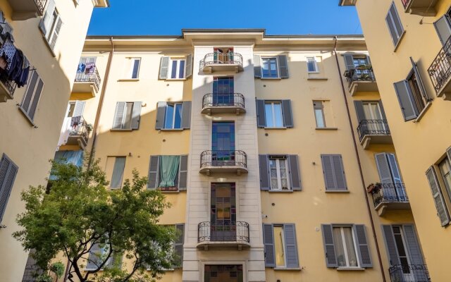 Via Ciro Menotti Halldis Apartment