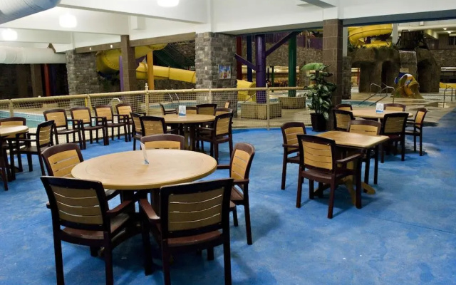 Howard Johnson By Wyndham Branson