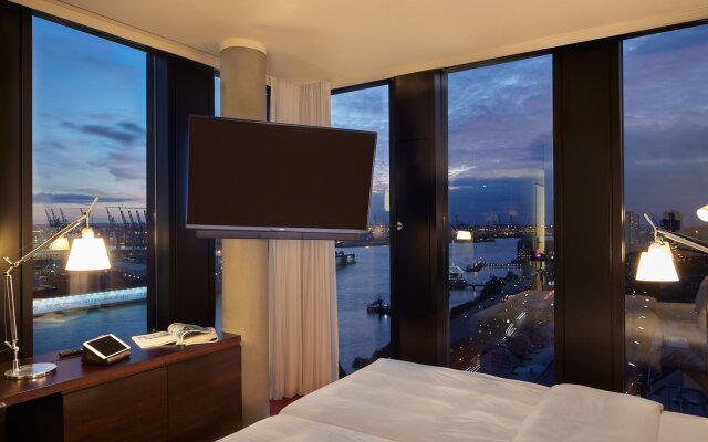 Empire Riverside Hotel