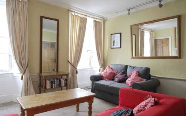 2 Bedroom Apartment Accommodates In The City Centre