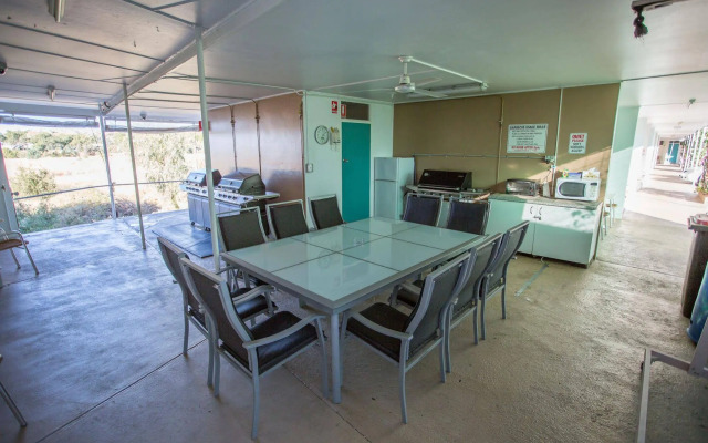 Fourth Avenue Motor Inn