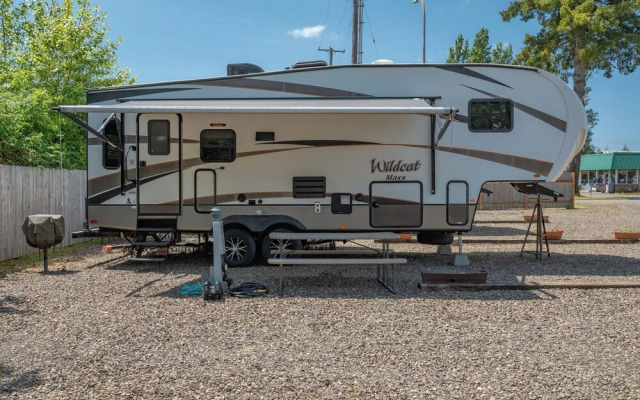 Far West RV Park and Cabins